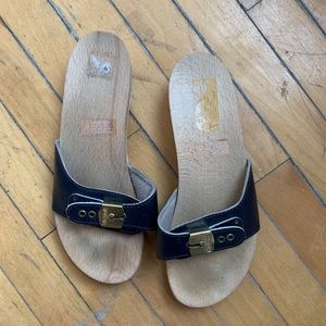 Dr. Scholls wooden leather flip flop